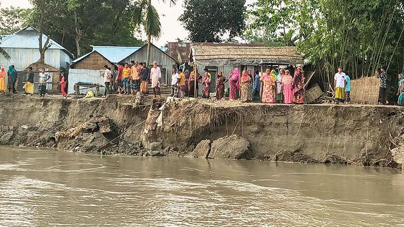 কুড়িগ্রামের কালজানি নদীর ভাঙনে ১৫ দিনে বিলীন শতাধিক বসতভিটা