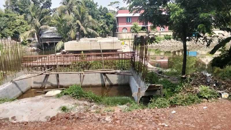 ঠিকাদার লাপাত্তা, খুলনায় বন্ধ দুই উন্নয়ন প্রকল্পের কাজ