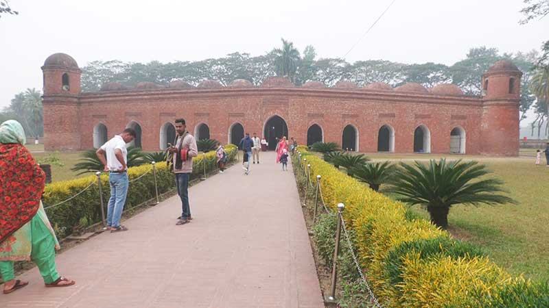 সুন্দরবন ও ষাট গম্বুজ মসজিদে পর্যটকদের ভিড়