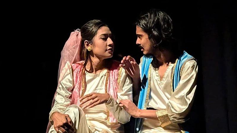 ঢাবিতে পাঁচ দিনব্যাপী ‘লাইলি-মজনু’ নাটকের বিশেষ প্রদর্শনী