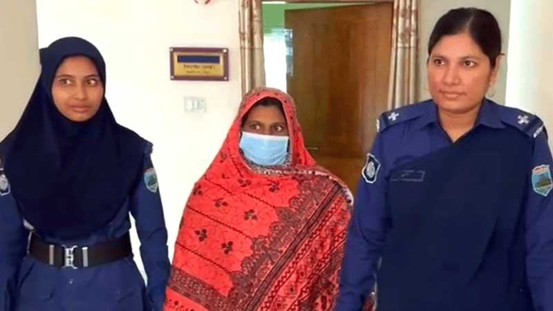 পাবনায় আট কুকুরছানা হত্যায় গ্রেফতার সরকারি কর্মকর্তার স্ত্রী