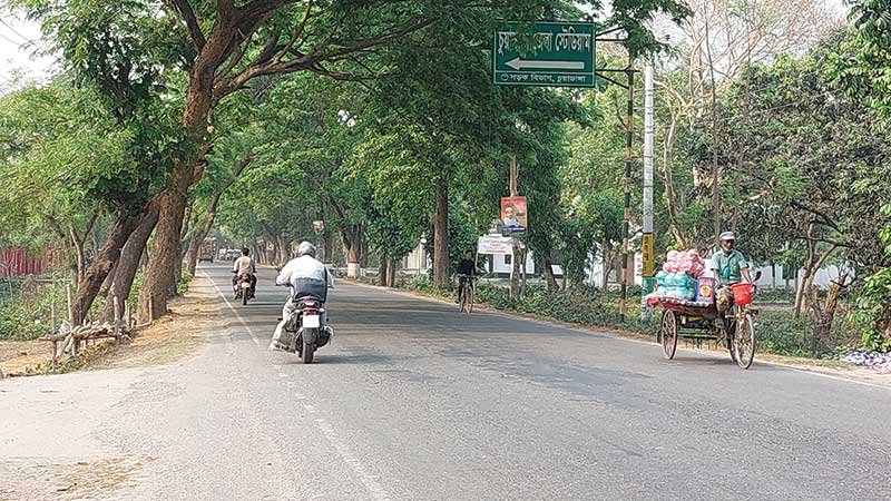 চুয়াডাঙ্গায় তাপমাত্রা বেড়ে ৩৯ দশমিক ৭ ডিগ্রি, ভ্যাপসা গরমে জনজীবন অতিষ্ঠ