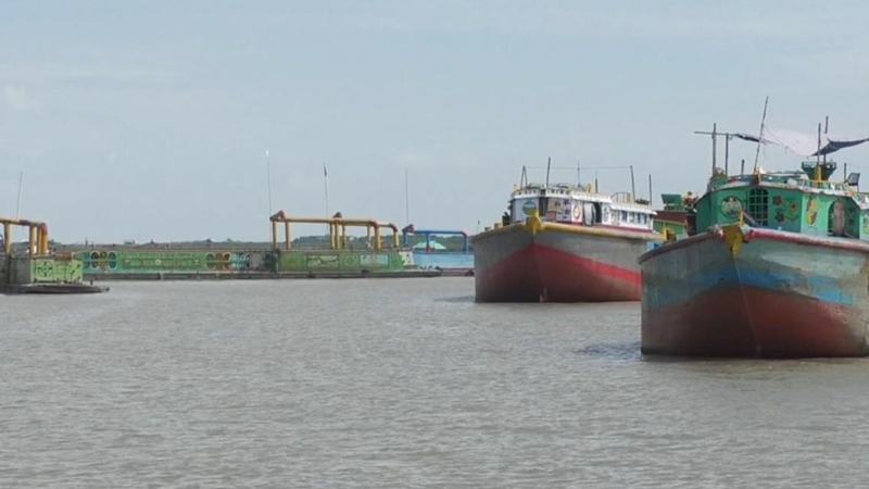 নদীগর্ভে ভোলার সাইক্লোন শেল্টার, বিলীনের পথে মাঝেরচর