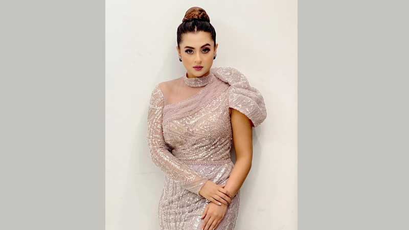 বিশেষ সম্মাননা পেলেন বুবলী