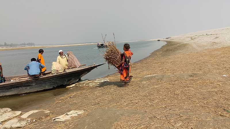 স্বাস্থ্য ও মাধ্যমিক শিক্ষাবঞ্চিত ব্রহ্মপুত্রের চরাঞ্চলের মানুষ