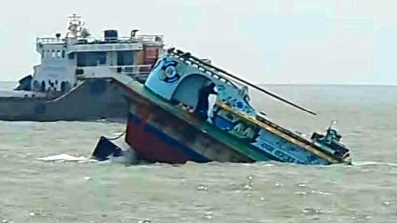বালিবাহী বাল্কহেড ডুবি