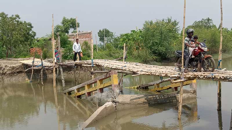 সাতক্ষীরায় দেড় মাসে মরিচ্চাপ নদীর সাতটি সেতু ধসে পড়েছে