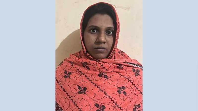 পাবনায় কুকুরছানা হত্যার ঘটনায় জামিন পেলেন সেই নারী