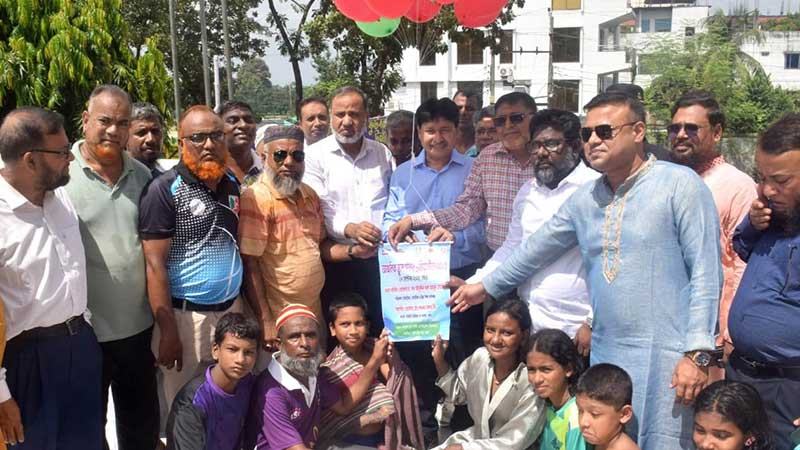 বগুড়ায় স্কুল পর্যায়ে সাঁতার প্রতিযোগিতা