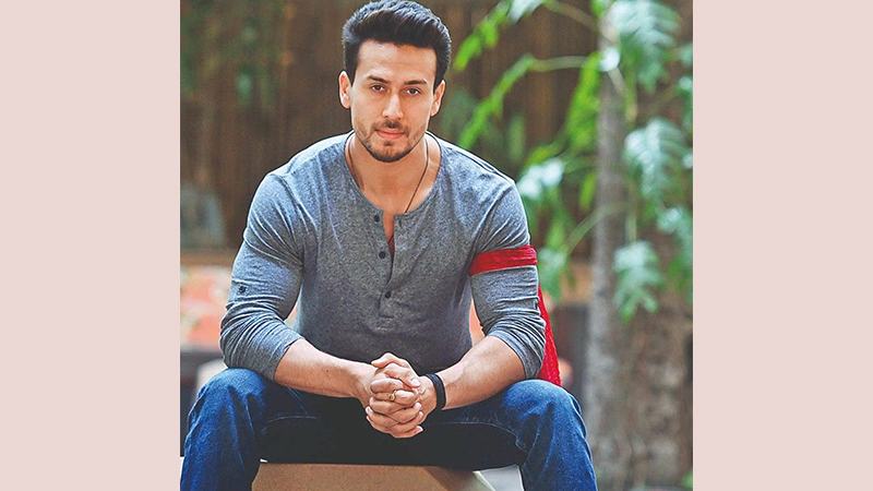 টাইগার শ্রফের ওপর হামলার ঘটনায় অস্ত্র সরবরাহকারী গ্রেফতার