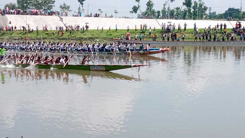 গাইবান্ধায় দুই দিনব্যাপী নৌকাবাইচ