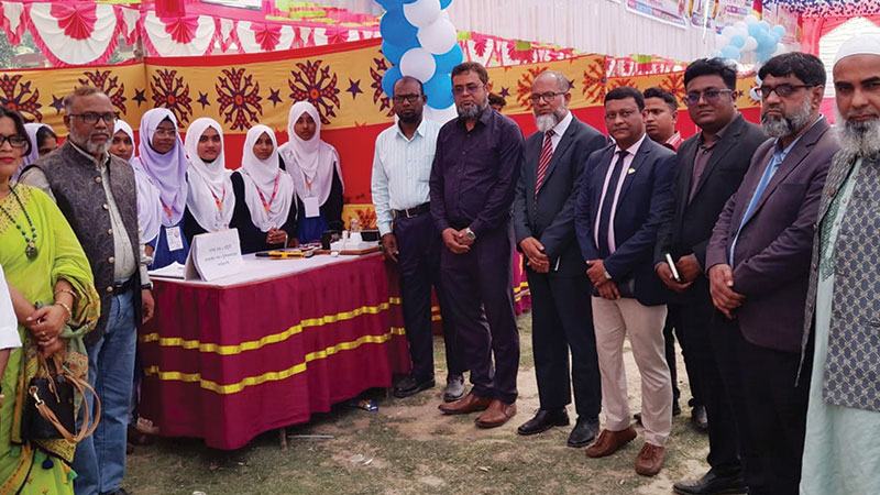 বগুড়ায় পদার্থ বিজ্ঞান মেলা