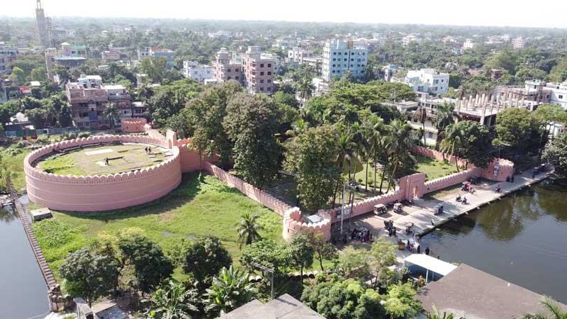 প্রবাসী আয়ে নতুন অর্থনৈতিক ভিত্তি