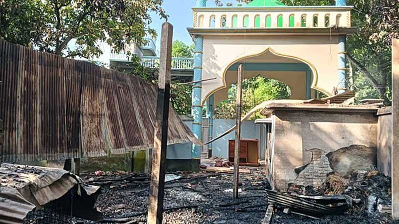 মবের মধ্যে সবসময় থাকে প্রশিক্ষিত দল