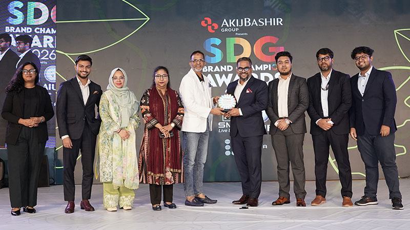 টেকসই অর্থায়নে ‘বর্ষসেরা এনবিএফআই’ সম্মাননা পেল আইপিডিসি