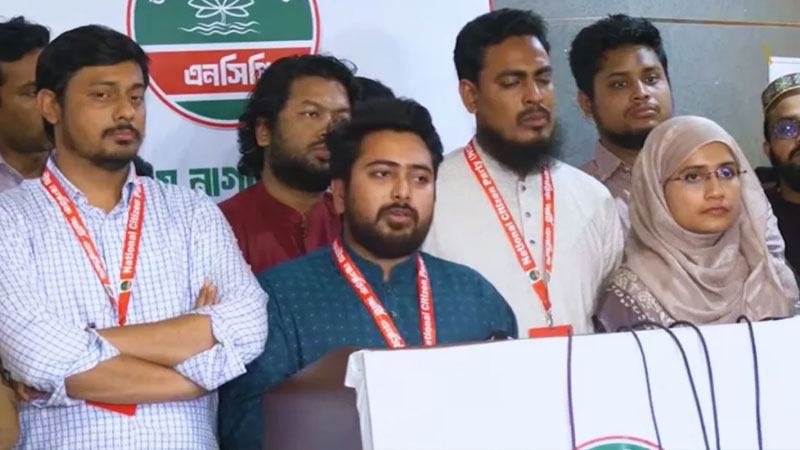 আমরা এ মুহূর্তে কোনো জোটে যাচ্ছি না