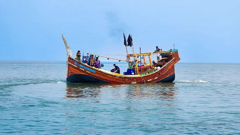 সাগর-নদীতে মিলছে না কাঙ্ক্ষিত ইলিশ,নিষেধাজ্ঞা শেষেও হতাশ জেলেরা