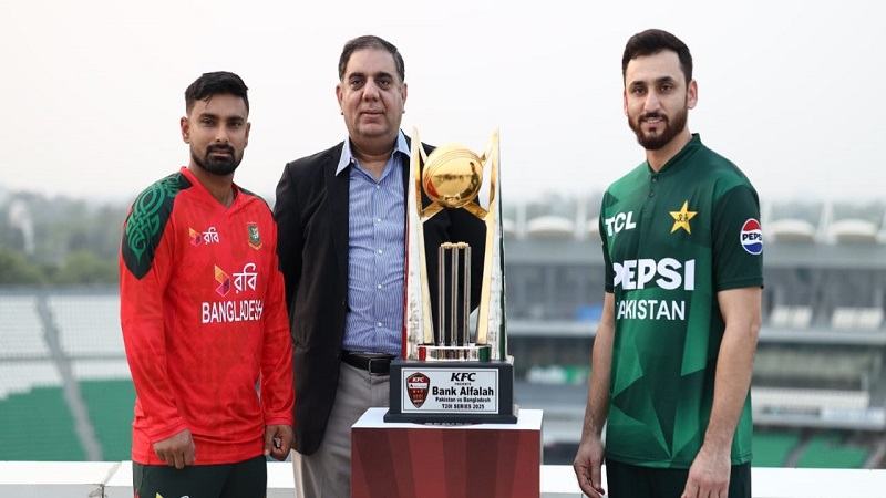 বাংলাদেশ সফরের টি-টোয়েন্টি দল ঘোষণা করল পাকিস্তান