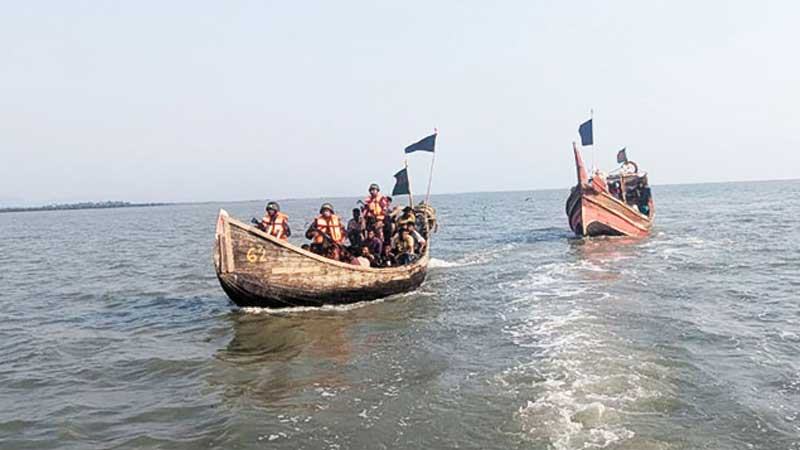 আরাকান আর্মির হেফাজতে থাকা ২৬ জেলেকে ফেরত এনেছে বিজিবি