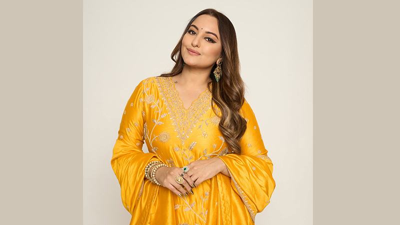 পছন্দের কাজ না পেলেও সুখেই আছেন সোনাক্ষী