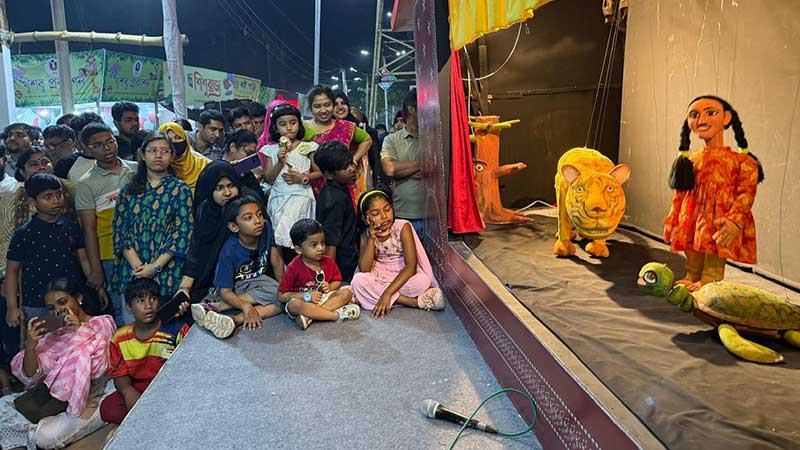 হারানো ঐতিহ্য ফিরিয়ে আনছে কাকতাড়ুয়ার পুতুলরা