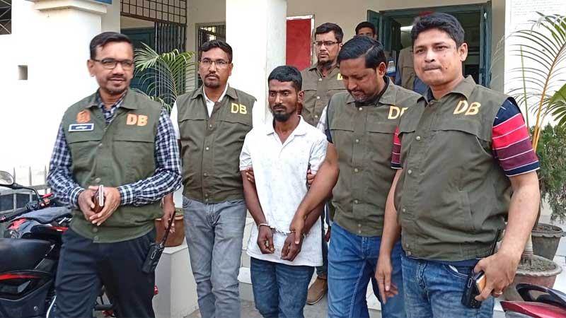 ঈশ্বরদীতে দাদি-নাতনিকে হত্যার রহস্য উদ্ঘাটন
