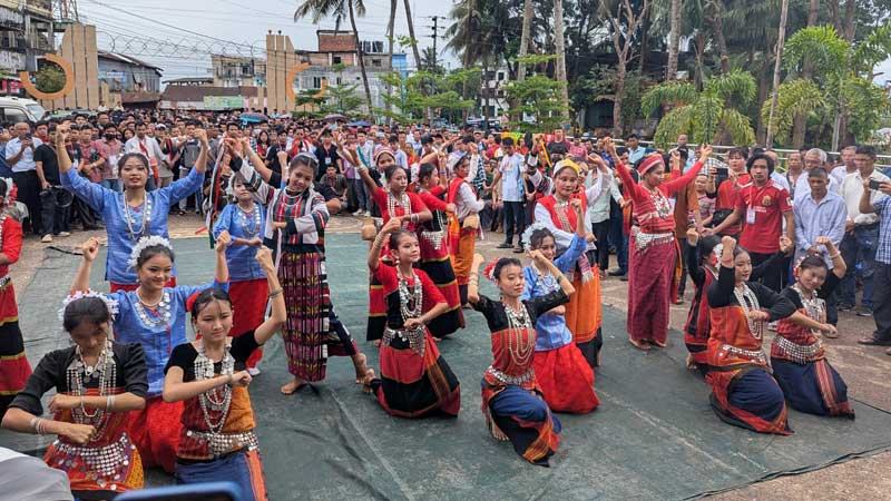 কোনো সরকারই আদিবাসীদের স্বীকৃতি দিতে চায়নি