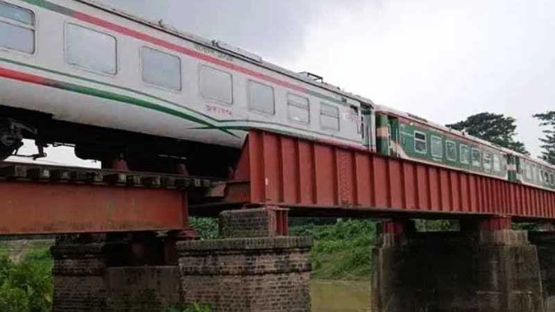 হবিগঞ্জে ট্রেন বিকল, ৩ ঘণ্টা বন্ধ ছিল রেল যোগাযোগ