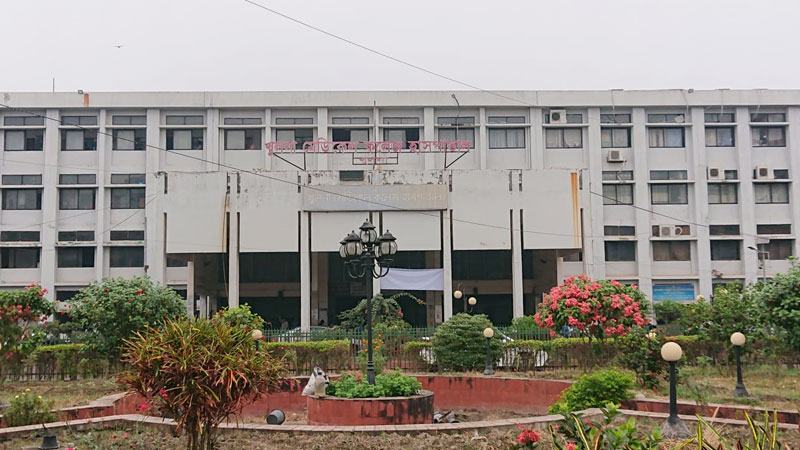 অস্বাস্থ্যকর পরিবেশ ও রোগীদের নিম্নমানের খাবার দেয়ার অভিযোগ