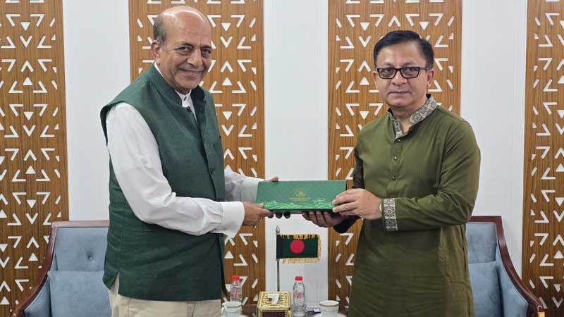 সীমান্ত হাট চালু ও সুতা আমদানিতে নিষেধাজ্ঞা প্রত্যাহারে আলোচনা
