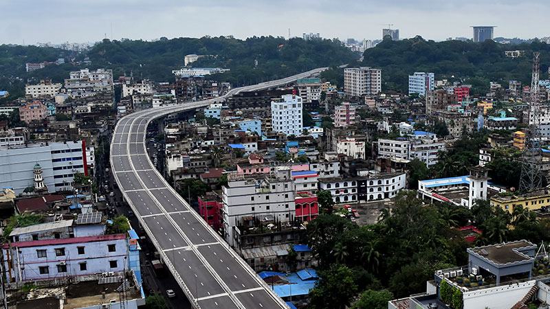 নির্মাণের পর ঘন ঘন নকশা পরিবর্তন ও অস্বাভাবিক বাঁক বাড়িয়েছে দুর্ঘটনার ঝুঁকি