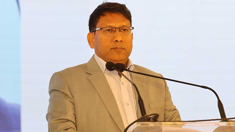এক রানওয়ের কারণে দিনে ২০ লাখ টাকা ক্ষতি