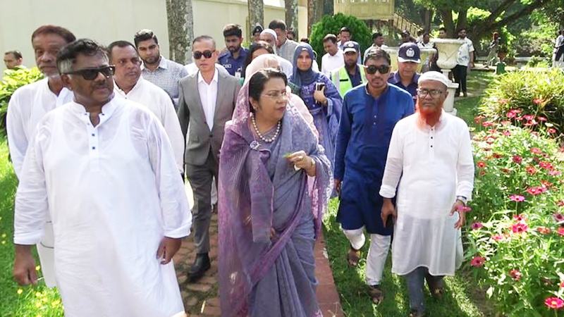 দেশের পর্যটন খাতকে জনপ্রিয় করতে কাজ করছে সরকার: পর্যটনমন্ত্রী