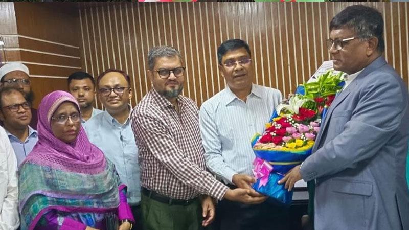 বিএসএফআইসির চেয়ারম্যানের দায়িত্ব নিলেন অ্যাডভোকেট শামছুজ্জামান