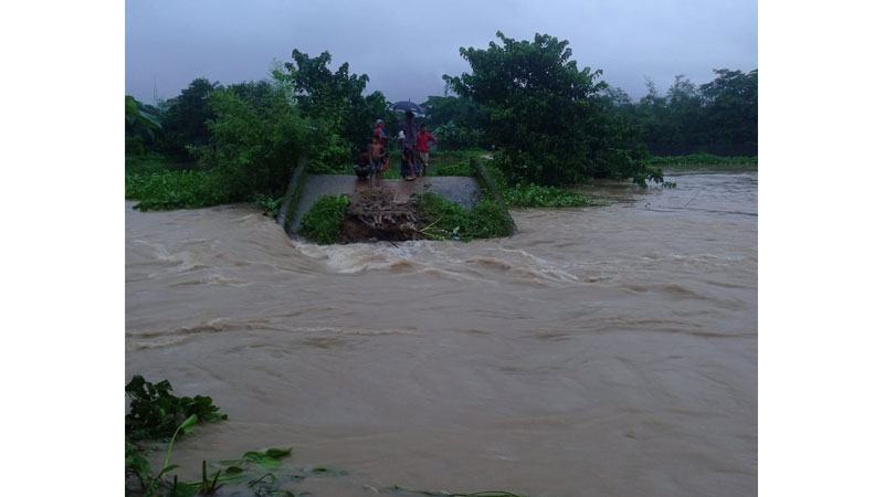 তিনটি পয়েন্টে নদীর পানি বিপৎসীমার ওপরে