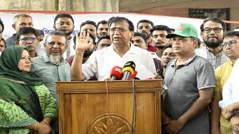 ঢাকার ফুটপাতে দোকান বসালেই মামলা, মালপত্র জব্দের হুঁশিয়ারি