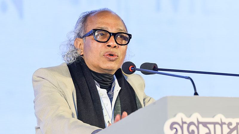 সংবাদমাধ্যমে হামলা মধ্যযুগীয় বর্বরতা —নূরুল কবীর