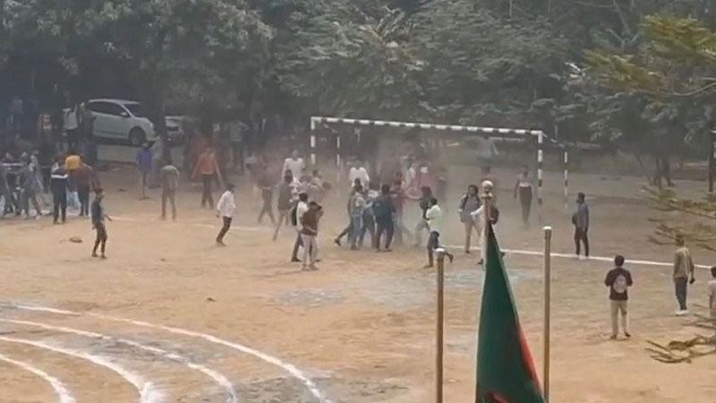 তিতুমীর কলেজে ছাত্রদলের দুই গ্রুপের সংঘর্ষে আহত ৮