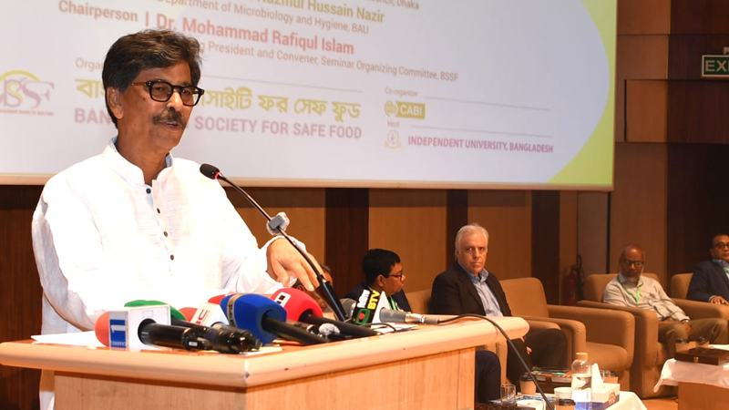 কীটনাশক আমদানি ও ব্যবহার নিয়ন্ত্রণে ব্যবস্থা নেয়া হবে -কৃষিমন্ত্রী