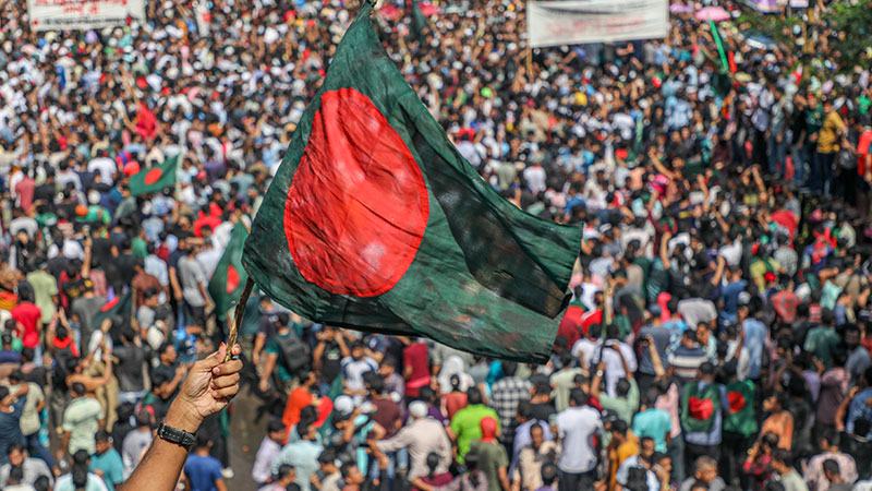 বিপ্লবী বাগ্মিতায় রাষ্ট্র সংস্কারের দেজা ভ্যু