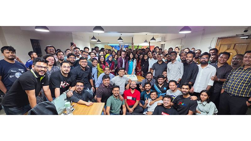 ১৭ বছরে অ্যানালাইজেন : উৎসবমুখর মিলনমেলা