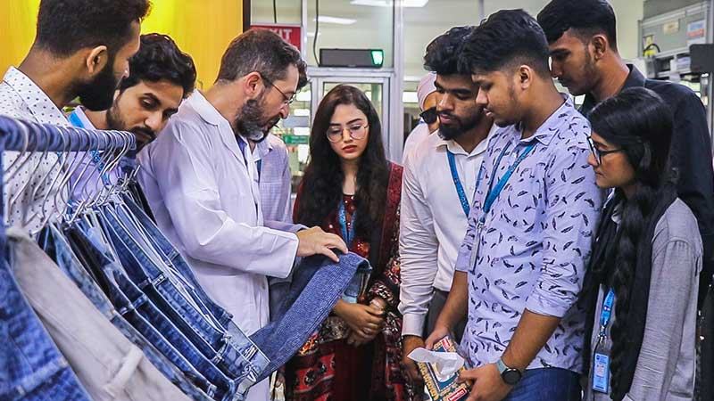 উচ্চশিক্ষায় সম্ভাবনাময় অ্যাপারেল মার্চেন্ডাইজিং অ্যান্ড ম্যানেজমেন্ট