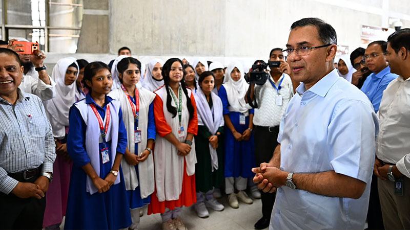 সংসদে প্রধানমন্ত্রীর সঙ্গে শিক্ষার্থীদের সাক্ষাৎ