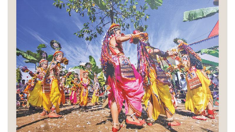 তিন শিল্পীর আলোকচিত্রে মণিপুরি সংস্কৃতি ও জীবনাচার