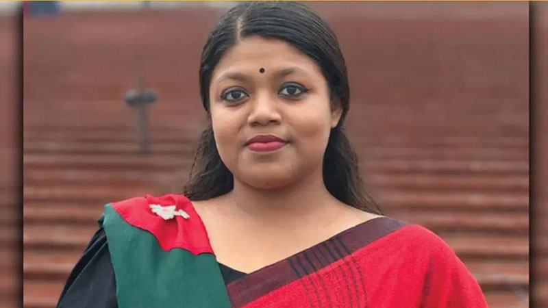 শপথ নিলেন নুসরাত তাবাসসুম