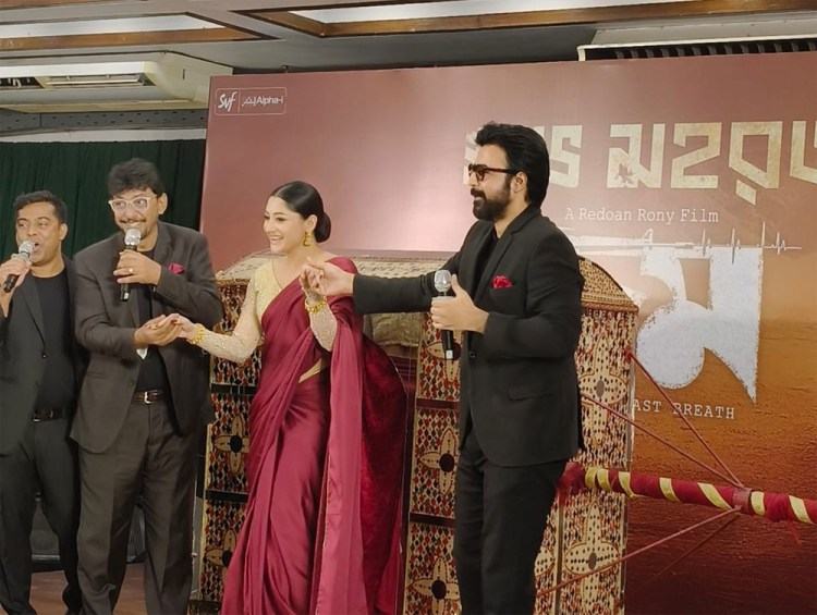 দমের নায়িকা পূজা চেরী