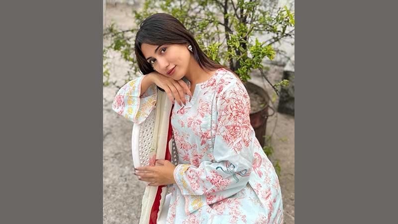 ‘চা বাগানের শ্রমিকদের জীবন আমাকে নাড়া দিয়েছে’
