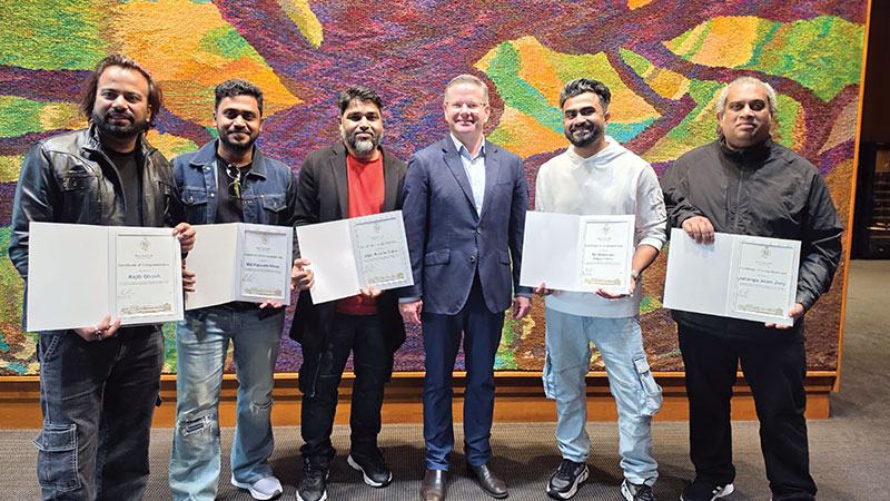 অস্ট্রেলিয়ায় সম্মাননা পেল ইমরানের ‘আই কিংস’
