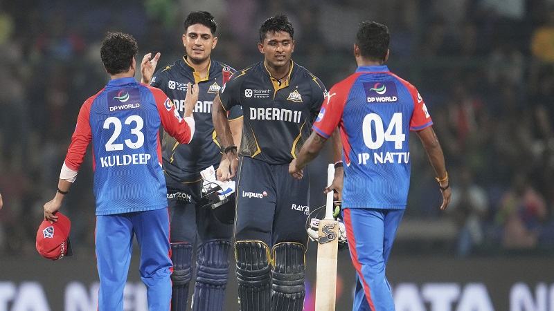মুস্তাফিজের দিল্লিকে হারিয়ে প্লে-অফে গুজরাট
