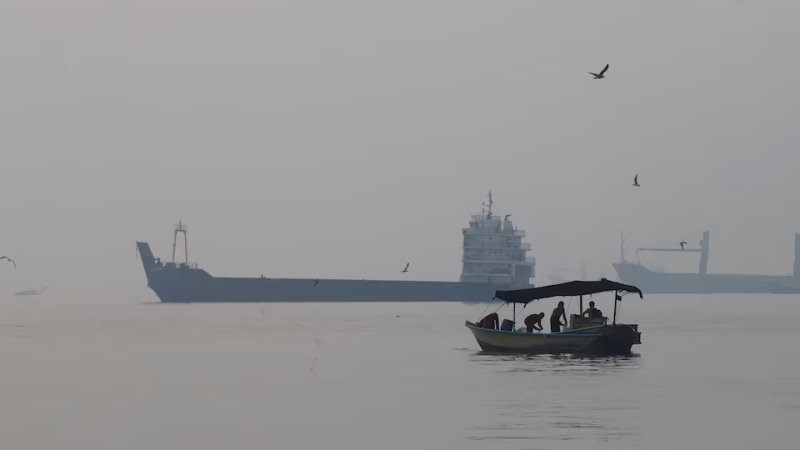 Attacks on tankers in Hormuz hit highest of any week since start of Iran war, sources say
